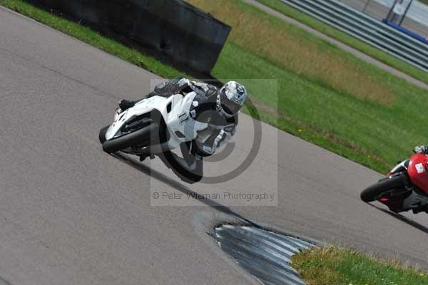 Motorcycle action photographs;Rockingham;Rockingham photographs;event digital images;eventdigitalimages;no limits trackday;peter wileman photography;rockingham corby northamptonshire;trackday;trackday digital images;trackday photos