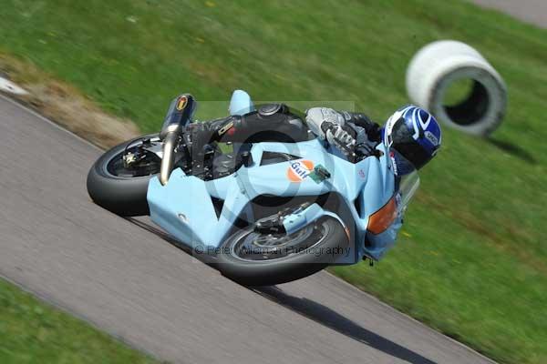 Motorcycle action photographs;Rockingham;Rockingham photographs;event digital images;eventdigitalimages;no limits trackday;peter wileman photography;rockingham corby northamptonshire;trackday;trackday digital images;trackday photos
