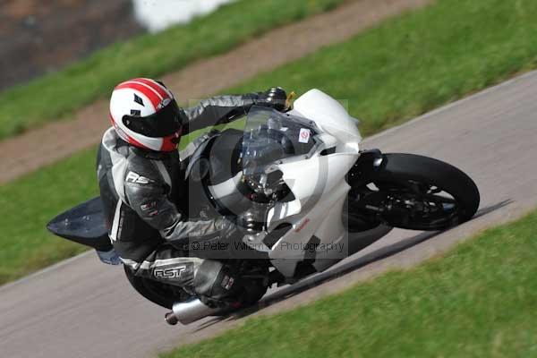 Motorcycle action photographs;Rockingham;Rockingham photographs;event digital images;eventdigitalimages;no limits trackday;peter wileman photography;rockingham corby northamptonshire;trackday;trackday digital images;trackday photos