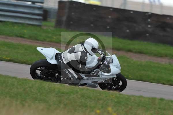 Motorcycle action photographs;Rockingham;Rockingham photographs;event digital images;eventdigitalimages;no limits trackday;peter wileman photography;rockingham corby northamptonshire;trackday;trackday digital images;trackday photos