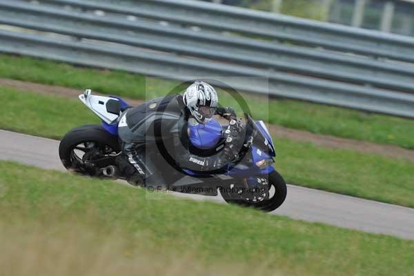 Motorcycle action photographs;Rockingham;Rockingham photographs;event digital images;eventdigitalimages;no limits trackday;peter wileman photography;rockingham corby northamptonshire;trackday;trackday digital images;trackday photos
