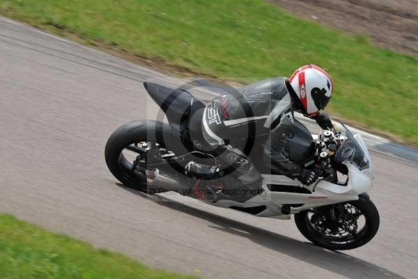 Motorcycle action photographs;Rockingham;Rockingham photographs;event digital images;eventdigitalimages;no limits trackday;peter wileman photography;rockingham corby northamptonshire;trackday;trackday digital images;trackday photos