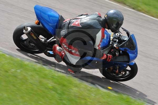 Motorcycle action photographs;Rockingham;Rockingham photographs;event digital images;eventdigitalimages;no limits trackday;peter wileman photography;rockingham corby northamptonshire;trackday;trackday digital images;trackday photos