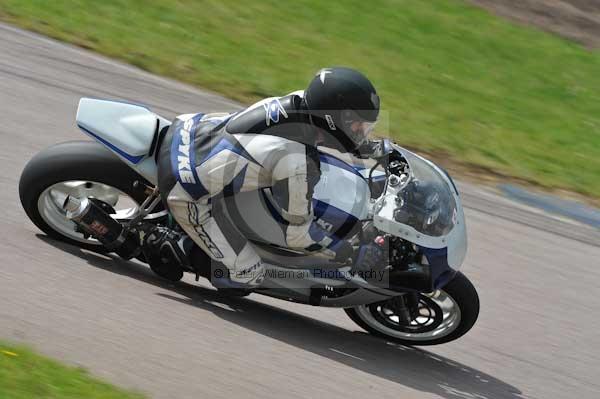 Motorcycle action photographs;Rockingham;Rockingham photographs;event digital images;eventdigitalimages;no limits trackday;peter wileman photography;rockingham corby northamptonshire;trackday;trackday digital images;trackday photos