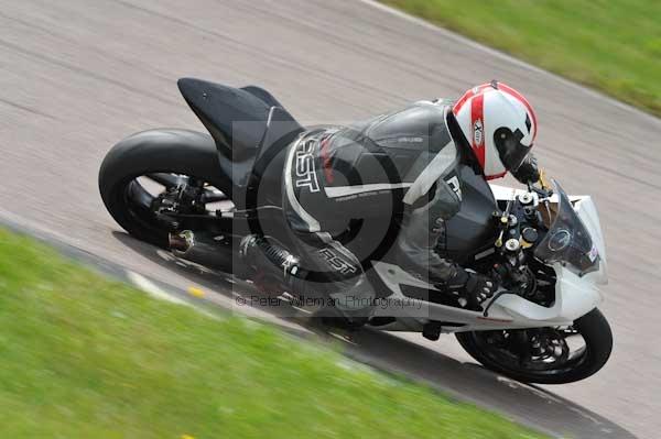 Motorcycle action photographs;Rockingham;Rockingham photographs;event digital images;eventdigitalimages;no limits trackday;peter wileman photography;rockingham corby northamptonshire;trackday;trackday digital images;trackday photos