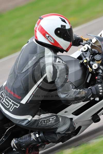 Motorcycle action photographs;Rockingham;Rockingham photographs;event digital images;eventdigitalimages;no limits trackday;peter wileman photography;rockingham corby northamptonshire;trackday;trackday digital images;trackday photos