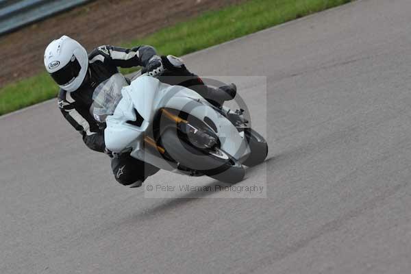 Motorcycle action photographs;Rockingham;Rockingham photographs;event digital images;eventdigitalimages;no limits trackday;peter wileman photography;rockingham corby northamptonshire;trackday;trackday digital images;trackday photos