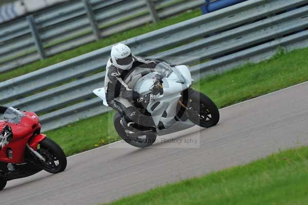 Motorcycle action photographs;Rockingham;Rockingham photographs;event digital images;eventdigitalimages;no limits trackday;peter wileman photography;rockingham corby northamptonshire;trackday;trackday digital images;trackday photos