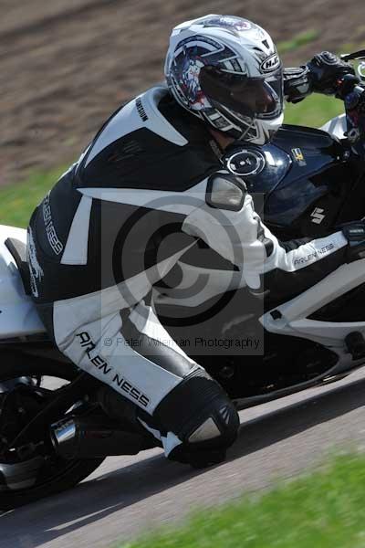 Motorcycle action photographs;Rockingham;Rockingham photographs;event digital images;eventdigitalimages;no limits trackday;peter wileman photography;rockingham corby northamptonshire;trackday;trackday digital images;trackday photos
