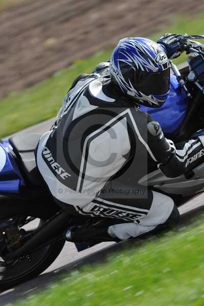 Motorcycle action photographs;Rockingham;Rockingham photographs;event digital images;eventdigitalimages;no limits trackday;peter wileman photography;rockingham corby northamptonshire;trackday;trackday digital images;trackday photos