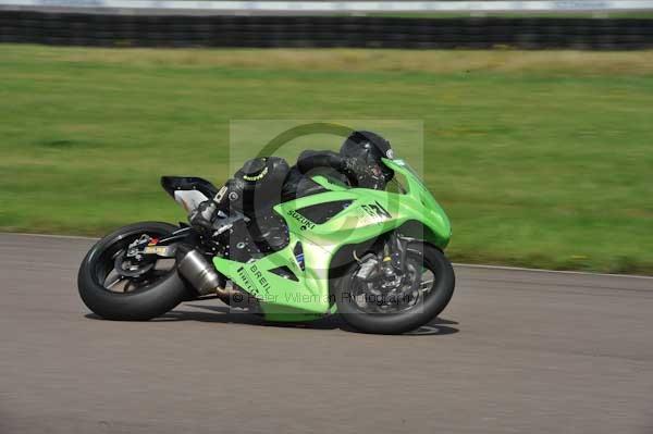 Motorcycle action photographs;Rockingham;Rockingham photographs;event digital images;eventdigitalimages;no limits trackday;peter wileman photography;rockingham corby northamptonshire;trackday;trackday digital images;trackday photos