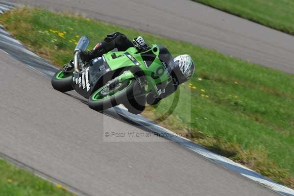 Motorcycle action photographs;Rockingham;Rockingham photographs;event digital images;eventdigitalimages;no limits trackday;peter wileman photography;rockingham corby northamptonshire;trackday;trackday digital images;trackday photos