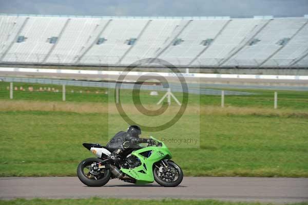 Motorcycle action photographs;Rockingham;Rockingham photographs;event digital images;eventdigitalimages;no limits trackday;peter wileman photography;rockingham corby northamptonshire;trackday;trackday digital images;trackday photos