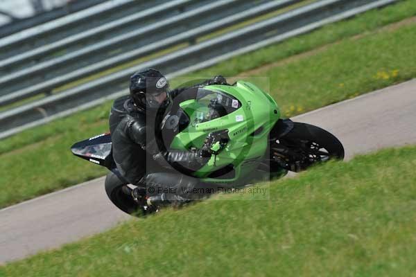 Motorcycle action photographs;Rockingham;Rockingham photographs;event digital images;eventdigitalimages;no limits trackday;peter wileman photography;rockingham corby northamptonshire;trackday;trackday digital images;trackday photos