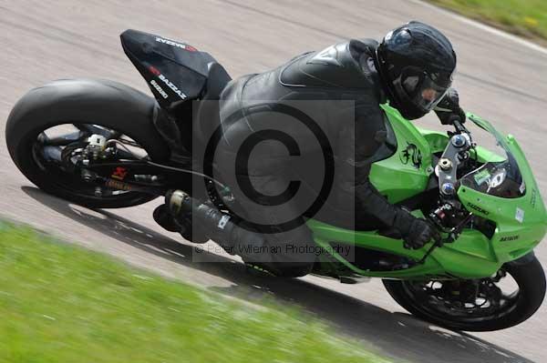 Motorcycle action photographs;Rockingham;Rockingham photographs;event digital images;eventdigitalimages;no limits trackday;peter wileman photography;rockingham corby northamptonshire;trackday;trackday digital images;trackday photos
