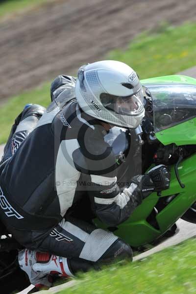 Motorcycle action photographs;Rockingham;Rockingham photographs;event digital images;eventdigitalimages;no limits trackday;peter wileman photography;rockingham corby northamptonshire;trackday;trackday digital images;trackday photos