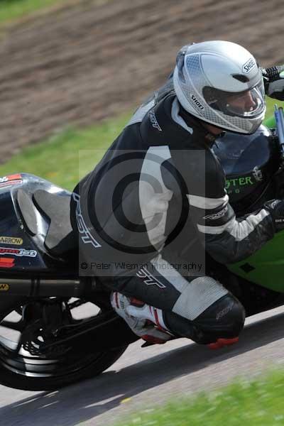 Motorcycle action photographs;Rockingham;Rockingham photographs;event digital images;eventdigitalimages;no limits trackday;peter wileman photography;rockingham corby northamptonshire;trackday;trackday digital images;trackday photos