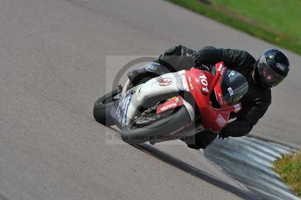 Motorcycle action photographs;Rockingham;Rockingham photographs;event digital images;eventdigitalimages;no limits trackday;peter wileman photography;rockingham corby northamptonshire;trackday;trackday digital images;trackday photos