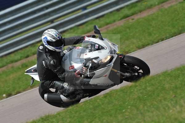 Motorcycle action photographs;Rockingham;Rockingham photographs;event digital images;eventdigitalimages;no limits trackday;peter wileman photography;rockingham corby northamptonshire;trackday;trackday digital images;trackday photos