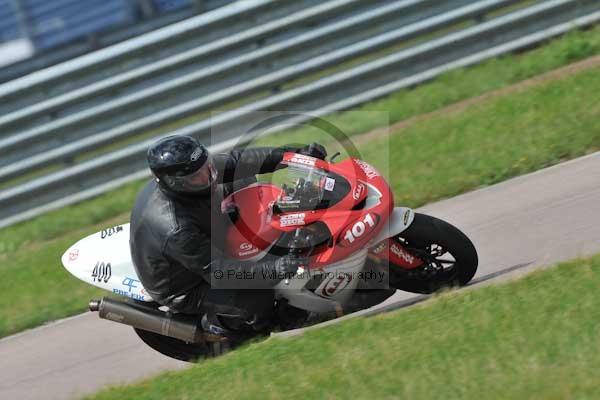 Motorcycle action photographs;Rockingham;Rockingham photographs;event digital images;eventdigitalimages;no limits trackday;peter wileman photography;rockingham corby northamptonshire;trackday;trackday digital images;trackday photos