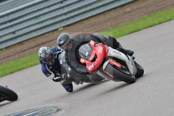 Motorcycle action photographs;Rockingham;Rockingham photographs;event digital images;eventdigitalimages;no limits trackday;peter wileman photography;rockingham corby northamptonshire;trackday;trackday digital images;trackday photos