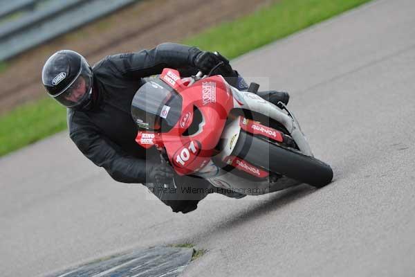 Motorcycle action photographs;Rockingham;Rockingham photographs;event digital images;eventdigitalimages;no limits trackday;peter wileman photography;rockingham corby northamptonshire;trackday;trackday digital images;trackday photos