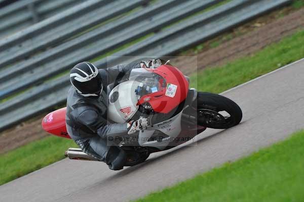 Motorcycle action photographs;Rockingham;Rockingham photographs;event digital images;eventdigitalimages;no limits trackday;peter wileman photography;rockingham corby northamptonshire;trackday;trackday digital images;trackday photos