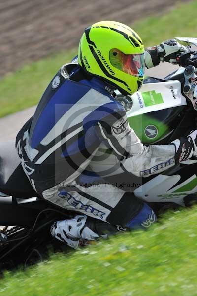 Motorcycle action photographs;Rockingham;Rockingham photographs;event digital images;eventdigitalimages;no limits trackday;peter wileman photography;rockingham corby northamptonshire;trackday;trackday digital images;trackday photos