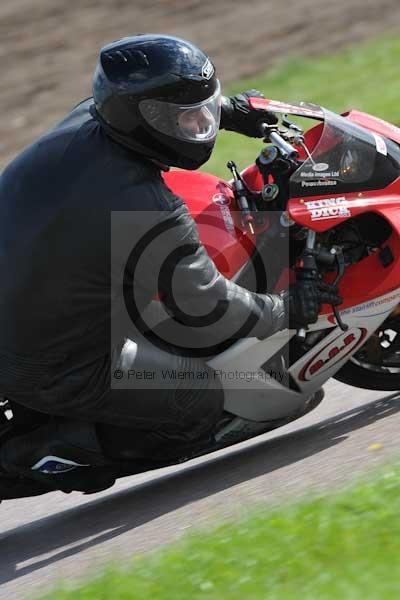 Motorcycle action photographs;Rockingham;Rockingham photographs;event digital images;eventdigitalimages;no limits trackday;peter wileman photography;rockingham corby northamptonshire;trackday;trackday digital images;trackday photos