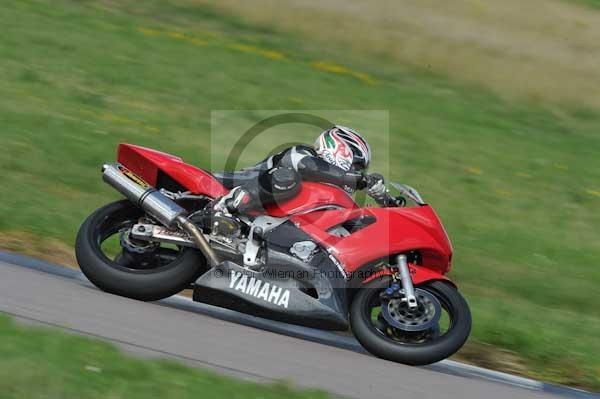 Motorcycle action photographs;Rockingham;Rockingham photographs;event digital images;eventdigitalimages;no limits trackday;peter wileman photography;rockingham corby northamptonshire;trackday;trackday digital images;trackday photos