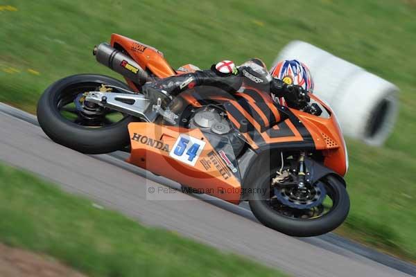 Motorcycle action photographs;Rockingham;Rockingham photographs;event digital images;eventdigitalimages;no limits trackday;peter wileman photography;rockingham corby northamptonshire;trackday;trackday digital images;trackday photos