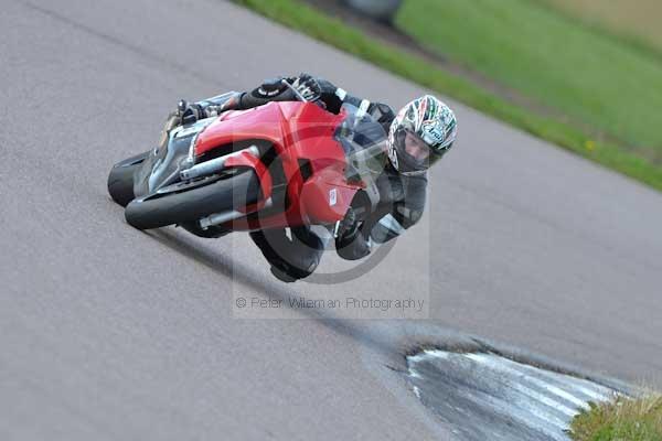 Motorcycle action photographs;Rockingham;Rockingham photographs;event digital images;eventdigitalimages;no limits trackday;peter wileman photography;rockingham corby northamptonshire;trackday;trackday digital images;trackday photos