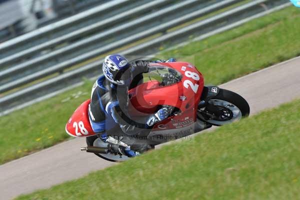 Motorcycle action photographs;Rockingham;Rockingham photographs;event digital images;eventdigitalimages;no limits trackday;peter wileman photography;rockingham corby northamptonshire;trackday;trackday digital images;trackday photos