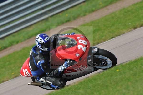 Motorcycle action photographs;Rockingham;Rockingham photographs;event digital images;eventdigitalimages;no limits trackday;peter wileman photography;rockingham corby northamptonshire;trackday;trackday digital images;trackday photos