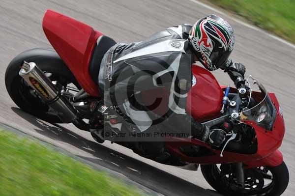 Motorcycle action photographs;Rockingham;Rockingham photographs;event digital images;eventdigitalimages;no limits trackday;peter wileman photography;rockingham corby northamptonshire;trackday;trackday digital images;trackday photos