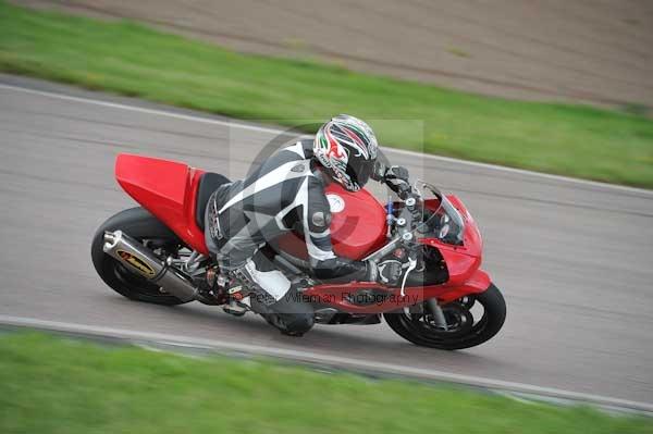 Motorcycle action photographs;Rockingham;Rockingham photographs;event digital images;eventdigitalimages;no limits trackday;peter wileman photography;rockingham corby northamptonshire;trackday;trackday digital images;trackday photos