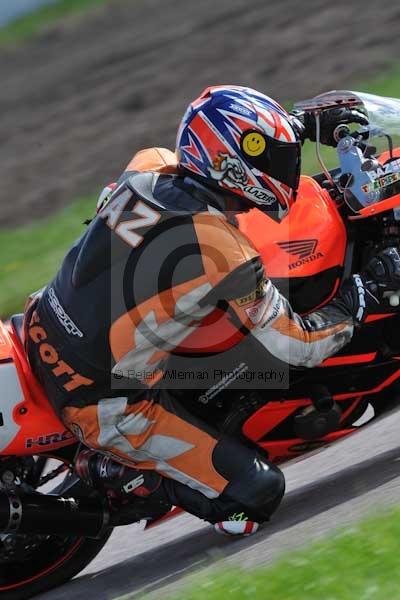 Motorcycle action photographs;Rockingham;Rockingham photographs;event digital images;eventdigitalimages;no limits trackday;peter wileman photography;rockingham corby northamptonshire;trackday;trackday digital images;trackday photos