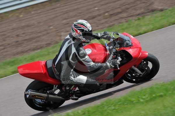 Motorcycle action photographs;Rockingham;Rockingham photographs;event digital images;eventdigitalimages;no limits trackday;peter wileman photography;rockingham corby northamptonshire;trackday;trackday digital images;trackday photos