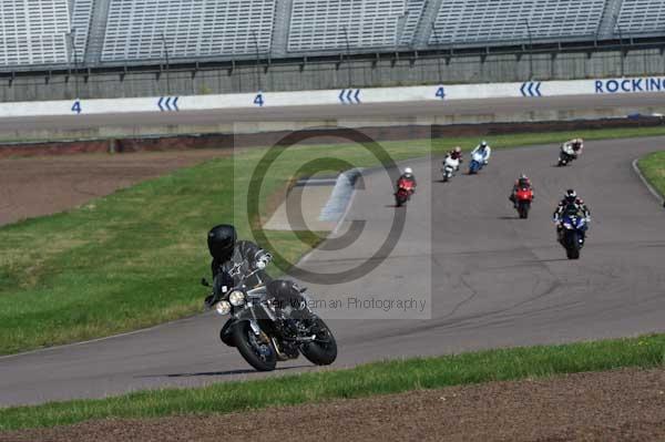 Motorcycle action photographs;Rockingham;Rockingham photographs;event digital images;eventdigitalimages;no limits trackday;peter wileman photography;rockingham corby northamptonshire;trackday;trackday digital images;trackday photos