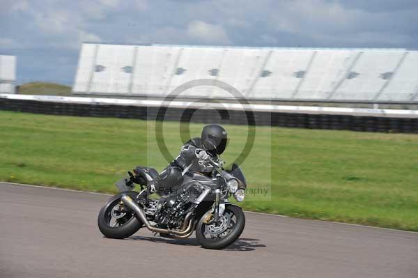 Motorcycle action photographs;Rockingham;Rockingham photographs;event digital images;eventdigitalimages;no limits trackday;peter wileman photography;rockingham corby northamptonshire;trackday;trackday digital images;trackday photos