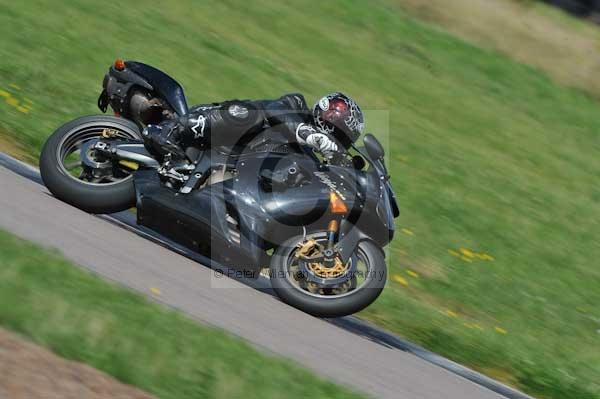 Motorcycle action photographs;Rockingham;Rockingham photographs;event digital images;eventdigitalimages;no limits trackday;peter wileman photography;rockingham corby northamptonshire;trackday;trackday digital images;trackday photos