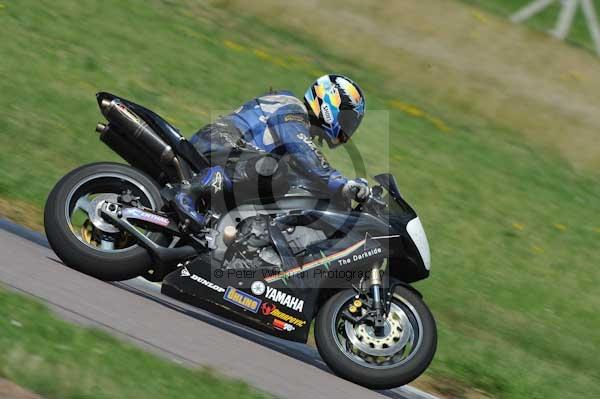 Motorcycle action photographs;Rockingham;Rockingham photographs;event digital images;eventdigitalimages;no limits trackday;peter wileman photography;rockingham corby northamptonshire;trackday;trackday digital images;trackday photos