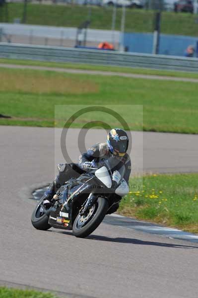 Motorcycle action photographs;Rockingham;Rockingham photographs;event digital images;eventdigitalimages;no limits trackday;peter wileman photography;rockingham corby northamptonshire;trackday;trackday digital images;trackday photos