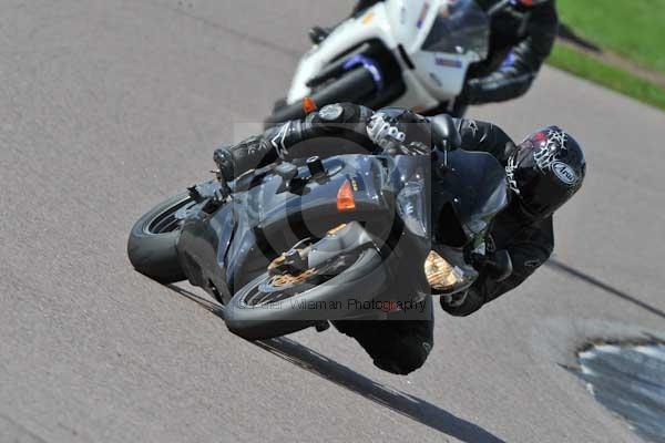 Motorcycle action photographs;Rockingham;Rockingham photographs;event digital images;eventdigitalimages;no limits trackday;peter wileman photography;rockingham corby northamptonshire;trackday;trackday digital images;trackday photos