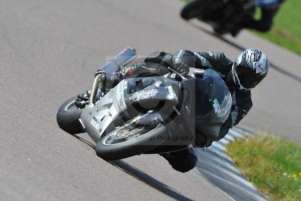 Motorcycle action photographs;Rockingham;Rockingham photographs;event digital images;eventdigitalimages;no limits trackday;peter wileman photography;rockingham corby northamptonshire;trackday;trackday digital images;trackday photos