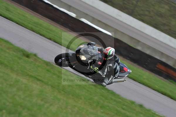 Motorcycle action photographs;Rockingham;Rockingham photographs;event digital images;eventdigitalimages;no limits trackday;peter wileman photography;rockingham corby northamptonshire;trackday;trackday digital images;trackday photos