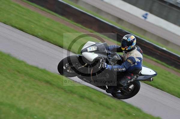 Motorcycle action photographs;Rockingham;Rockingham photographs;event digital images;eventdigitalimages;no limits trackday;peter wileman photography;rockingham corby northamptonshire;trackday;trackday digital images;trackday photos