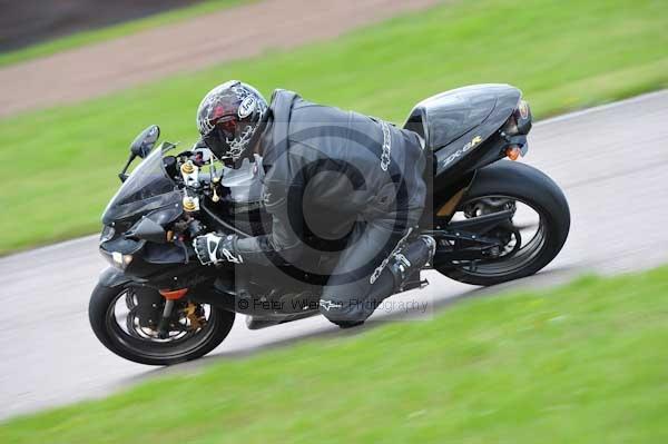 Motorcycle action photographs;Rockingham;Rockingham photographs;event digital images;eventdigitalimages;no limits trackday;peter wileman photography;rockingham corby northamptonshire;trackday;trackday digital images;trackday photos