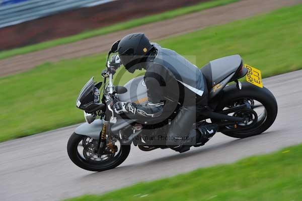 Motorcycle action photographs;Rockingham;Rockingham photographs;event digital images;eventdigitalimages;no limits trackday;peter wileman photography;rockingham corby northamptonshire;trackday;trackday digital images;trackday photos