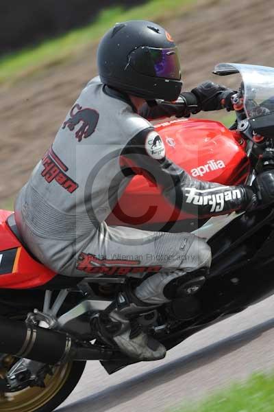 Motorcycle action photographs;Rockingham;Rockingham photographs;event digital images;eventdigitalimages;no limits trackday;peter wileman photography;rockingham corby northamptonshire;trackday;trackday digital images;trackday photos